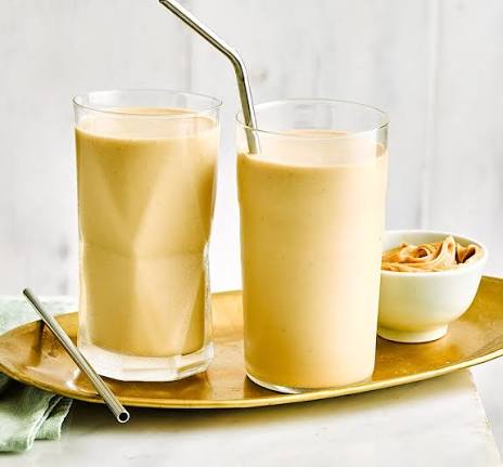 Keto Peanut butter smoothie (falta peanut butter y mct oil)