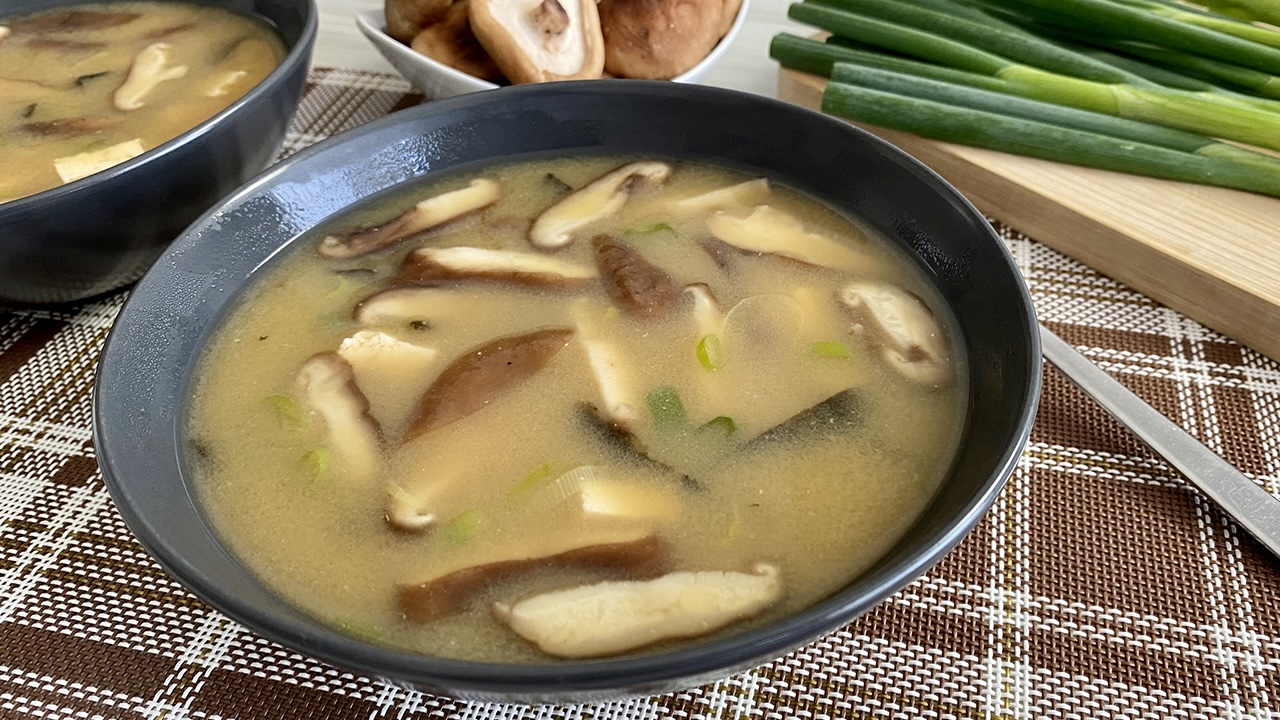 Keto vegan Miso Soup (falta alga nori)